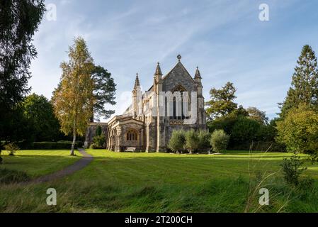 Chiesa di San Salvatore nel villaggio di Brockenhurst. Settembre 2023. Foto Stock