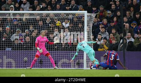 GOL 1-0, Solly March di Brighton e Hove Albion segna. Crystal Palace / Brighton & Hove Albion, Premier League, Selhurst Park Stadium, Croydon, Regno Unito - 11 febbraio 2023. Solo per uso editoriale - si applicano le restrizioni DataCo. Foto Stock