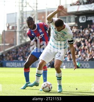 Odsonne Edouard del Crystal Palace combatte contro Mateo Kovacic di Chelsea. - Crystal Palace contro Chelsea, Premier League, Selhurst Park, Croydon, Regno Unito - 1 ottobre 2022 solo per uso editoriale - si applicano restrizioni DataCo Foto Stock