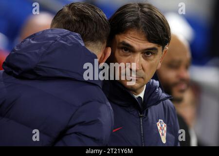 Cardiff, Regno Unito. 15 ottobre 2023. Zilatko Dalic, il capo allenatore della Croazia guarda avanti di k/o.. Galles contro Croazia, qualificazione UEFA Euro 2024, gruppo D partita allo stadio Cardiff City di Cardiff, Galles del Sud domenica 15 ottobre 2023. Solo per uso editoriale. foto di Andrew Orchard/Andrew Orchard fotografia sportiva/Alamy Live News Credit: Andrew Orchard fotografia sportiva/Alamy Live News Foto Stock