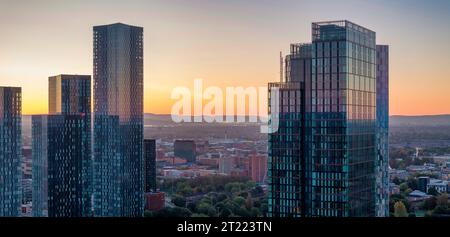 Skyline di Manchester la mattina presto Foto Stock