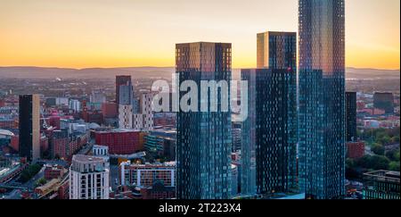 Skyline di Manchester la mattina presto Foto Stock