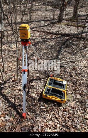 Studenti che frequentano il corso FIS3200 Stream Habitat Measurement Techniques presso lo U.S. Fish and Wildlife Service's Foto Stock