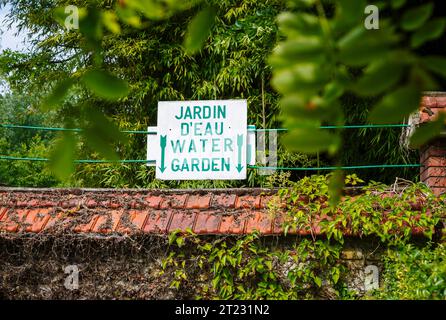 Indicazioni stradali per il Giardino dell'acqua di Giverny, il giardino del pittore impressionista francese Claude Monet, Normandia, Francia settentrionale Foto Stock