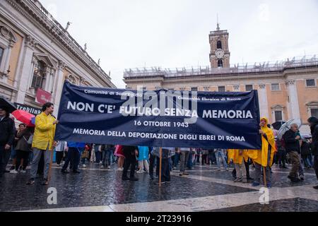 Roma, RM, Italia. 16 ottobre 2023. marcia silenziosa per commemorare gli ebrei morti nei campi di concentramento nazisti, in occasione del 80° anniversario del raduno degli ebrei da parte dei nazifascisti a Roma (Credit Image: © Matteo Nardone/Pacific Press via ZUMA Press Wire) SOLO USO EDITORIALE! Non per USO commerciale! Foto Stock