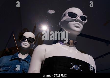 Vetrina del negozio Versace, Rodeo Drive, Beverly Hills, Los Angeles, California, Stati Uniti d'America Foto Stock