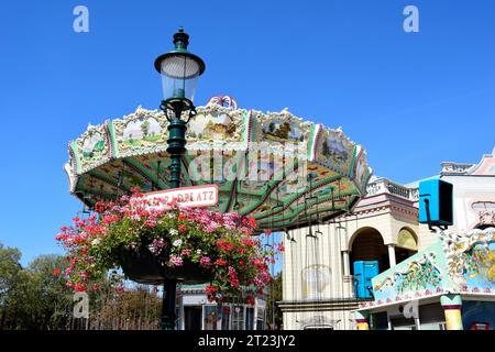 VIENNA, AUSTRIA - 29 AGOSTO 2017: Vista dal parco divertimenti viennese "Prater" Foto Stock