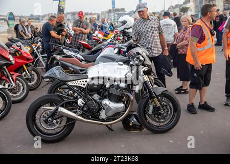 Norton Dominator SS #31 del 50 uk ha fornito biciclette dominator, Weymouth Promenade bike club meeting evento sociale, Dorset, Inghilterra, 2023 Foto Stock