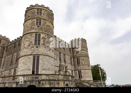 Castello di Lulworth nella parte orientale di lulworth Dorset, una fortezza in stile chalet di caccia del XVII secolo, patrimonio storico di grado 1, Inghilterra, Regno Unito, 2023 Foto Stock