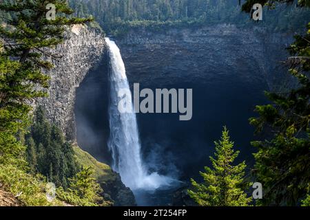 Helmcken Falls e Murtle River, Wells Gray Provincial Park, British Columbia, Canada Foto Stock