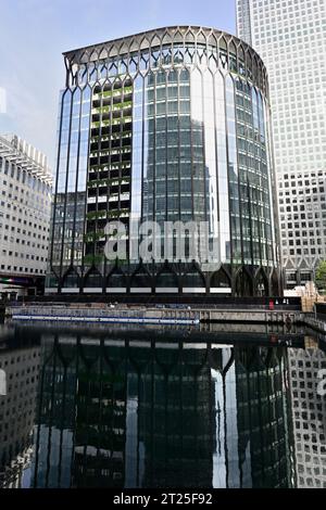 YY London Building, 30 South Colonnade, Canary Wharf, Docklands, East London, Regno Unito Foto Stock