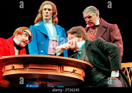 l-r: Jasper Britton (Smooth), Simon Day (Sir Frederick Blount), Simon Russell Beale (Alfred Evelyn), Denis Quilley (Sir John Vesey) in MONEY di Edward Bulwer-Lytton all'Olivier Theatre, National Theatre (NT), Londra SE1 03/06/1999 musica: Jonathan dove design: Rob Howell illuminazione: Peter Mumford movimento: Jane Gibson direttore: John Caird Foto Stock