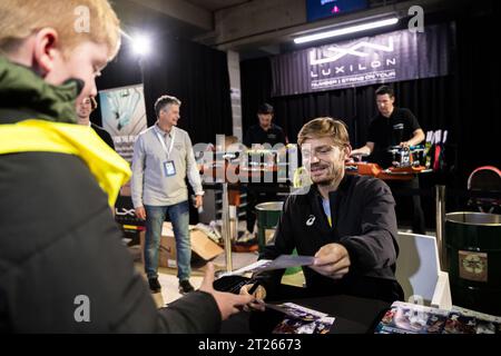 Anversa, Belgio. 17 ottobre 2023. Il belga David Goffin nella foto durante una sessione di firma al torneo European Open Tennis ATP, ad Anversa, martedì 17 ottobre 2023. BELGA PHOTO LAURIE DIEFFEMBACQ Credit: Belga News Agency/Alamy Live News Foto Stock