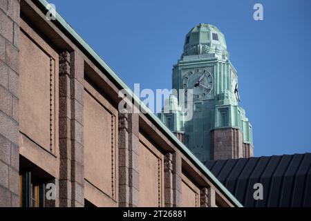 Torre dell'orologio della stazione centrale di Helsinki, Finlandia Foto Stock