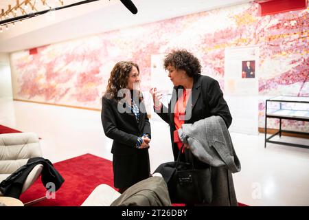 Parigi, Francia. 17 ottobre 2023. Mickaelle Paty, sorella di Samuel Paty, partecipò a un'udienza al Senato a Parigi, il 17 ottobre 2023. Istituita quest'estate, la commissione d'inchiesta del Senato sulle minacce e gli attacchi contro gli insegnanti ascolterà Mickaelle Paty martedì 17 ottobre. Alla fine di maggio, la sorella dell'insegnante assassinata nel 2020 aveva chiesto ai senatori di istituire questa commissione d'inchiesta per "eliminare ogni dubbio sulle carenze dello Stato”. Foto di Eliot Blondet/ABACAPRESS.COM credito: Abaca Press/Alamy Live News Foto Stock