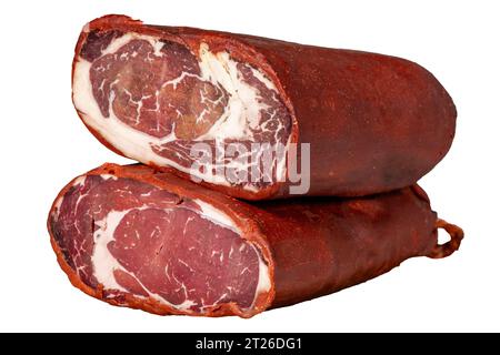 Pastrami di manzo. Pastrami di manzo Kayseri isolato su sfondo bianco. Foto Stock