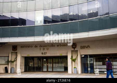 Bogotà, Colombia - 16 ottobre 2023. Facciata dell'Istituto di sviluppo Urbano di Bogotà. Foto Stock