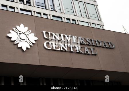 Bogotà, Colombia - 16 ottobre 2023. Facciata dell'Università centrale di Bogotà. Foto Stock