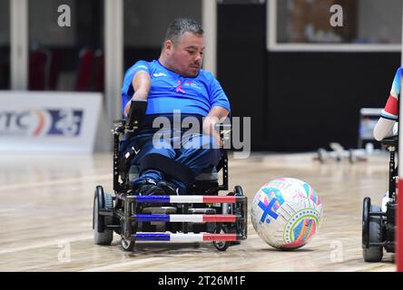 Sydney, Australia. 17 ottobre 2023. Morgan Lifante della squadra francese di calcio per sedia a rotelle visto in azione durante la partita della FIPFA Powerchair Football World Cup 2023 tra Francia e Inghilterra al Quaycenter. Punteggio finale; Francia 2:0 Inghilterra. Credito: SOPA Images Limited/Alamy Live News Foto Stock