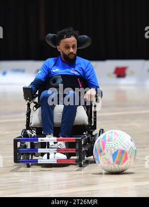 Sydney, Australia. 17 ottobre 2023. Bryan Weiss della squadra francese di calcio per sedia a rotelle visto in azione durante la partita della FIPFA Powerchair Football World Cup 2023 tra Francia e Inghilterra al Quaycenter. Punteggio finale; Francia 2:0 Inghilterra. (Foto di Luis Veniegra/SOPA Images/Sipa USA) credito: SIPA USA/Alamy Live News Foto Stock