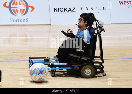 Sydney, Australia. 17 ottobre 2023. Nicolas Cibils della squadra di calcio Uruguay powerchair visto in azione durante la partita della FIPFA Powerchair Football World Cup 2023 tra Uruguay e Danimarca al Quaycenter. Punteggio finale; Danimarca 1:0 Uruguay. Credito: SOPA Images Limited/Alamy Live News Foto Stock