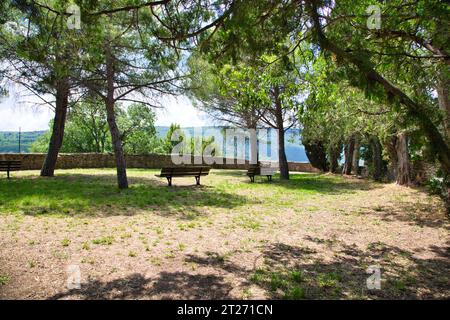un bellissimo parco sopra bonnieux Foto Stock
