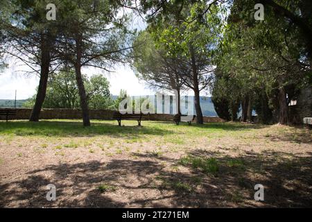 un bellissimo parco sopra bonnieux Foto Stock