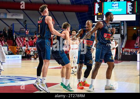 Venezia, Italia. 17 ottobre 2023. Uomo Reyer Venezia durante Umana Reyer Venezia vs Hapoel Shlomo Tel Aviv, partita Eurocup di pallacanestro a Venezia, Italia, 17 ottobre 2023 crediti: Agenzia fotografica indipendente/Alamy Live News Foto Stock