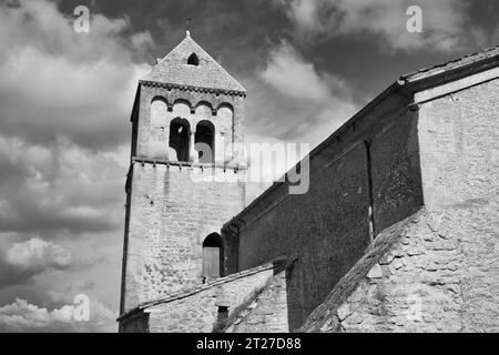 Una fotografia della splendida chiesa "Église Saint-Hilaire de Viens" Foto Stock