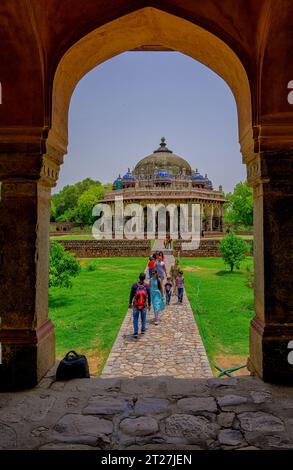 La tomba ottagonale di ISA Khan si trova nel sito del complesso della tomba dell'imperatore Mughal Humayun a Delhi Foto Stock