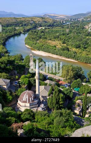 La moschea di Sisman Ibrahim a Pocitelj, Bosnia ed Erzegovina Foto Stock