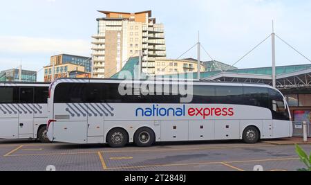 Stazione degli autobus National Express, stazione degli autobus di Dyer Street, Leeds, West Yorkshire, Inghilterra, Regno Unito, LS2 7LA Foto Stock