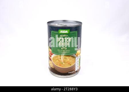 ASDA Hearty Scotch Broth – Galles, Regno Unito – 10 ottobre 2023 Foto Stock