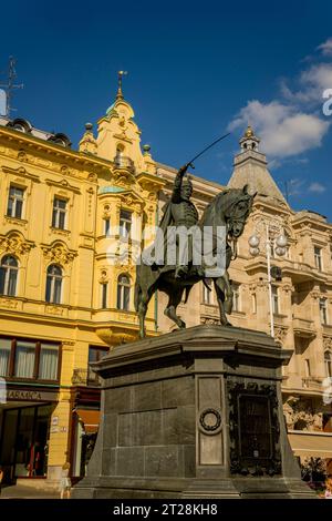 La statua equestre di Ban Jelacic (un noto generale dell'esercito, ricordato per le sue campagne militari durante le rivoluzioni del 1848 e per la sua abolizione Foto Stock