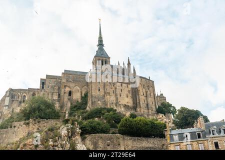 La famosa Abbazia di Mont Saint-Michel nel dipartimento della Manica, regione della Normandia, Francia Foto Stock