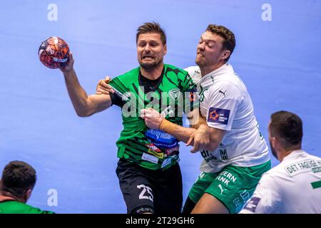 Nasice, Croazia. 17 ottobre 2023. Marko Bezjak di RK Nexe in azione durante la EHF European League Group Stage Match tra RK Nexe e Skjern Handbold a OS Kralja Tomislava il 17 ottobre 2023 a Nasice, Croazia. Foto: Borna Jaksic/PIXSELL credito: Pixsell/Alamy Live News Foto Stock