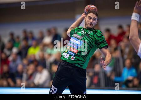 Nasice, Croazia. 17 ottobre 2023. Adir Cohen di RK Nexe in azione durante la EHF European League Group Stage Match tra RK Nexe e Skjern Handbold a OS Kralja Tomislava il 17 ottobre 2023 a Nasice, Croazia. Foto: Borna Jaksic/PIXSELL credito: Pixsell/Alamy Live News Foto Stock