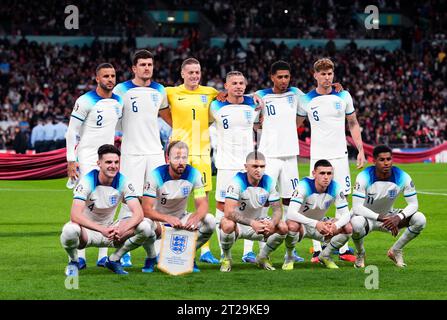 Inglese Kyle Walker, Harry Maguire, Jordan Pickford, Kalvin Phillips, Jude Bellingham, John Stones, Declan Rice, Harry Kane, Kieran Trippier, Phil Foden e Marcus Rashford posano per una foto della squadra in vista della partita di qualificazione a Euro 2024 al Wembley Stadium di Londra. Data immagine: Martedì 17 ottobre 2023. Foto Stock