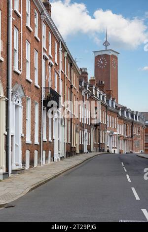 Shrewsbury Shropshire regno unito 10, ottobre 2023 tipica strada a Shrewsbury Town con finestre e porte georgiane. Foto Stock