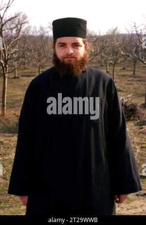 Contea di Ialomita, Romania, 2000. Monaco al monastero di Balaciu. Foto Stock