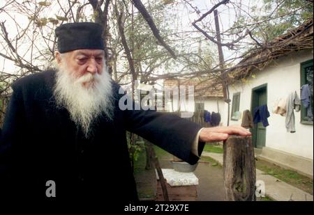 Contea di Ialomita, Romania, 2000. Ritratto di P. Adrian Făgețeanu. Foto Stock