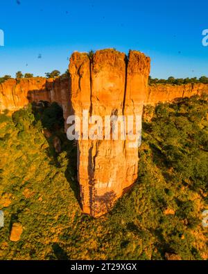 Immagini aeree delle scogliere Chilojo dello Zimbabwe nel Parco Nazionale di Gonarezhou. Foto Stock