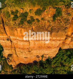 Immagini aeree delle scogliere Chilojo dello Zimbabwe nel Parco Nazionale di Gonarezhou. Foto Stock