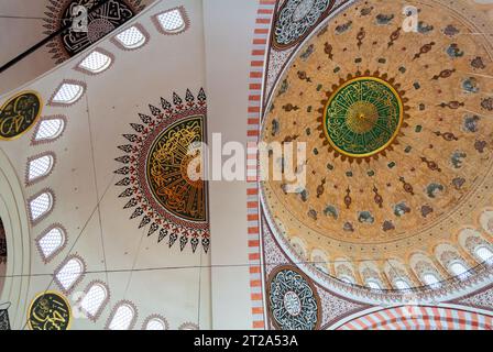 Istanbul, Turchia, la cupola della Moschea di Süleymaniye, (turco, Süleymaniye Camii) situata sulla terza collina di Istanbul, solo editoriale. Foto Stock