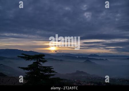 tramonto invernale a San Marino Foto Stock