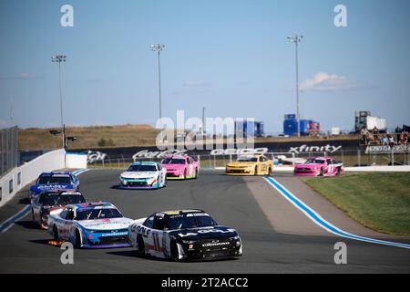 Concord, NC, USA. 7 ottobre 2023. Il driver della NASCAR Cup Xfinity Jordan Taylor (11) scende in pista per il Drive for the cure 250 presentato dalla BCBS al Charlotte Motor Speedway di Concord NC. (Immagine di credito: © Stephen A Arce Grindstone Media/ASP) SOLO USO EDITORIALE! Non per USO commerciale! Foto Stock