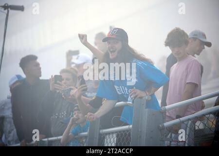 Concord, NC, USA. 7 ottobre 2023. Il pilota della NASCAR Cup Series AJ Allmendinger (16) vince la Bank of Amercia ROVAL 400 al Charlotte Motor Speedway di Concord NC. (Immagine di credito: © Stephen A Arce Grindstone Media/ASP) SOLO USO EDITORIALE! Non per USO commerciale! Foto Stock