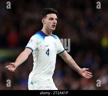 Londra, Regno Unito. 17 ottobre 2023. Declan Rice d'Inghilterra guarda. Inghilterra contro Italia, partita di qualificazione a UEFA Euro 2024 gruppo di calcio internazionale C al Wembley Stadium di Londra martedì 17 ottobre 2023. Solo per uso editoriale. foto di Andrew Orchard/Andrew Orchard fotografia sportiva/Alamy Live News Credit: Andrew Orchard fotografia sportiva/Alamy Live News Foto Stock