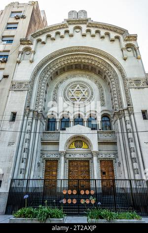 Sinagoga della Congregazione israeliana, situata nel parco di San Nicolas lavalle a Buenos Aires in Argentina. Foto Stock