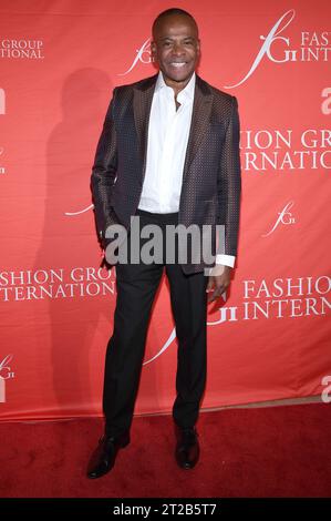 New York, USA. 17 ottobre 2023. Frederick Anderson partecipa alla Fashion Group International (FGI) Night of Stars al Plaza Hotel, New York, New York, 17 ottobre 2023. (Foto di Anthony Behar/Sipa USA) credito: SIPA USA/Alamy Live News Foto Stock